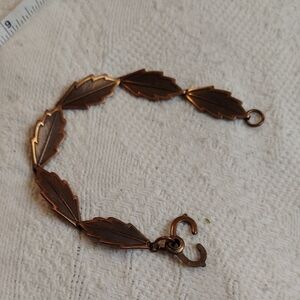 Elegant Leaf Design Bracelet in Copper Tone